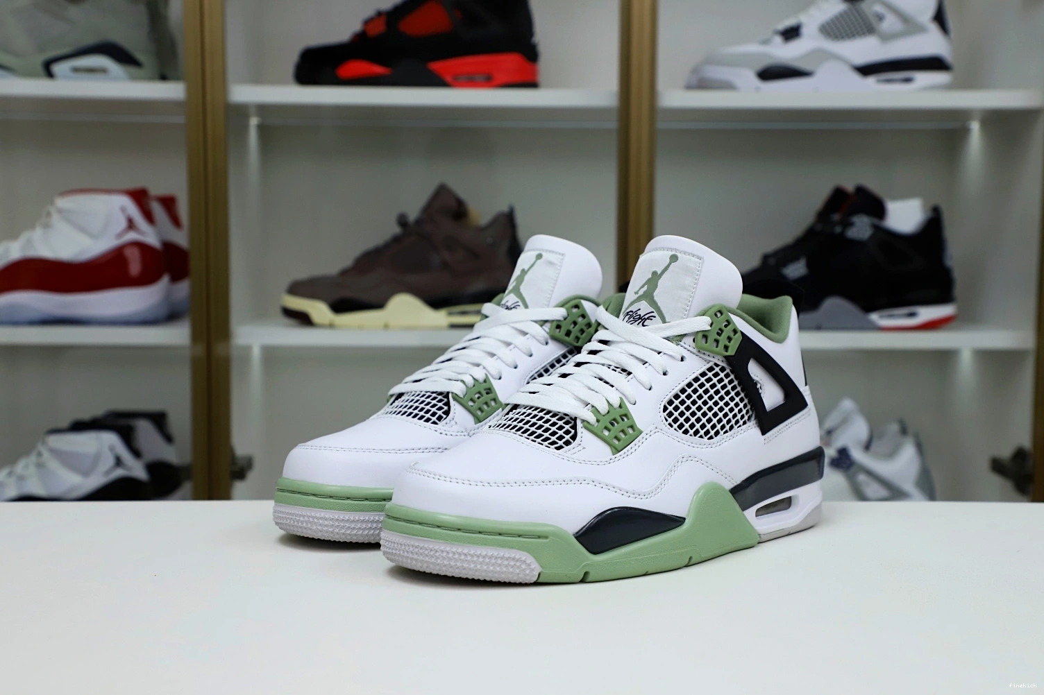 4 JORDAN AIR 